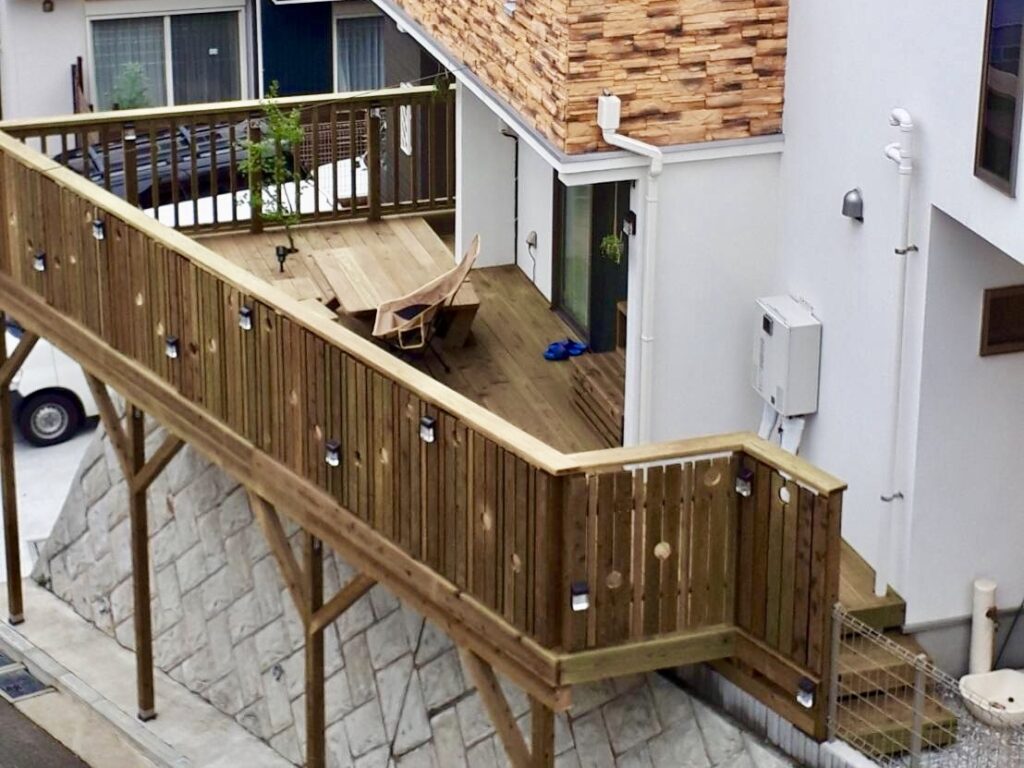 間接照明を飾った擁壁デッキ　　バーベキュー　キッズ　横浜市都筑区